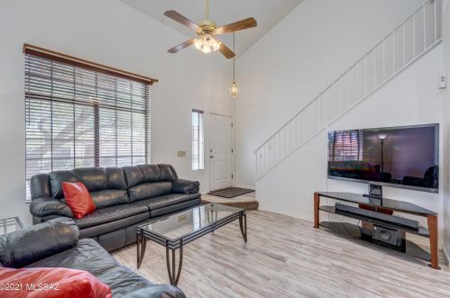 3032 Country Meadow Dr, Tucson, AZ 85742-4855