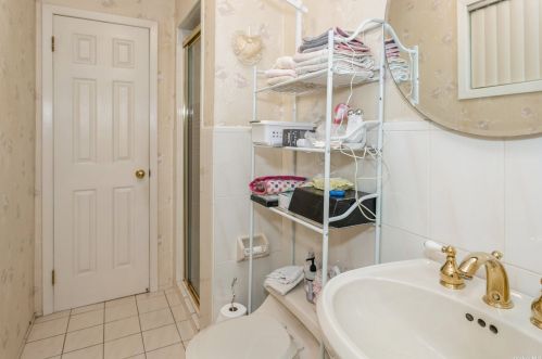 37 Cross Bow Ln, Commack NY 11725-1205 exterior