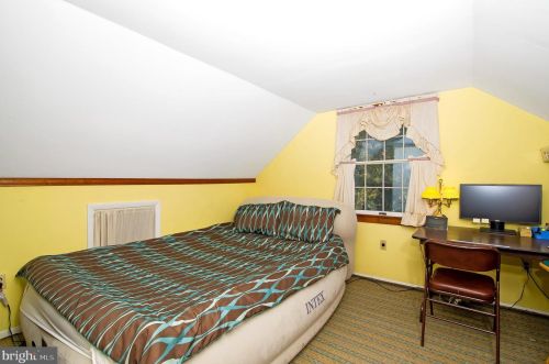 26 Sta Ave, Somerdale NJ 08083-1314 exterior