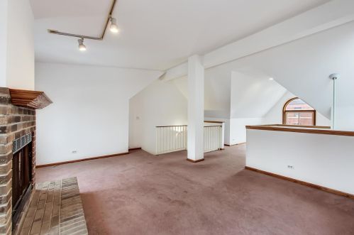 5647 Magnolia Ave, Chicago IL 60660-1908 exterior