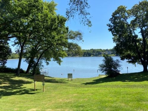 5504 Wonder Wood Dr, Bull Valley IL 60097-9083 exterior