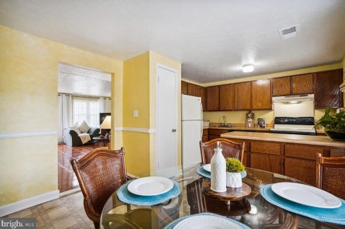 6408 Lacrosse Ln, Glen Burnie MD 21061-8831 exterior