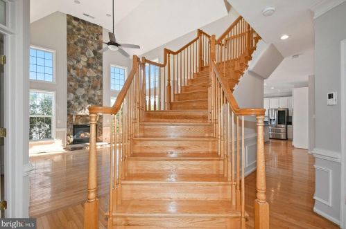 6149 Cobbs Rd, Alexandria VA 22310-1647 exterior