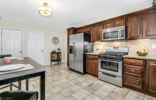 33 Harrison St, Clark NJ  07066-3213 exterior