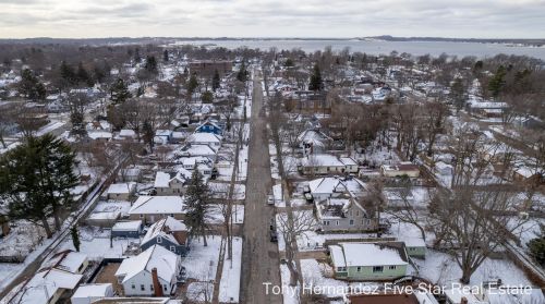 977 Southern Ave, Meskegon MI  49441-2236 exterior