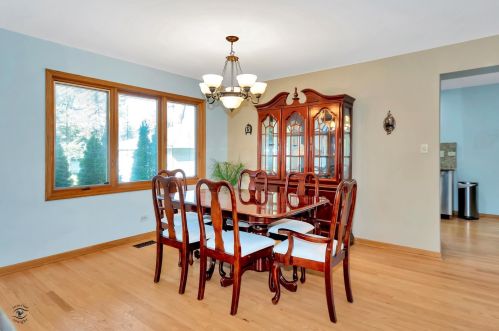 127 Grantley Ave, Elmhurst IL 60126-2362 exterior