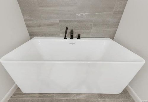 2867 Indiana Ave, Saint Louis MO 63118-2506 exterior