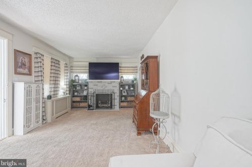 111 Oakland Ave, Camden NJ 08107-1212 exterior