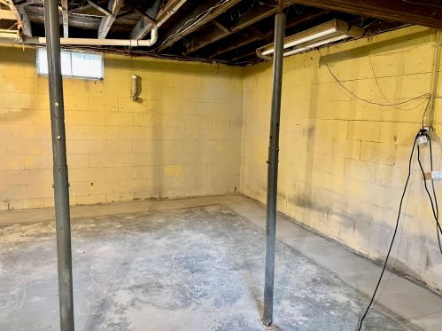 1925 Lilac St, Meskegon MI 49442-6542 exterior