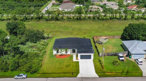 2588 Edgarce St, Fort Pierce FL  34953-2726 exterior