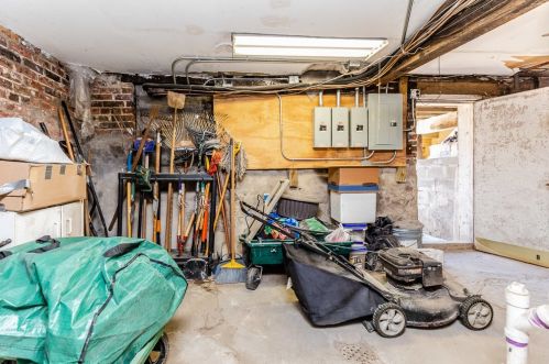 3161 Monroe St, Chicago IL 60624-2545 exterior