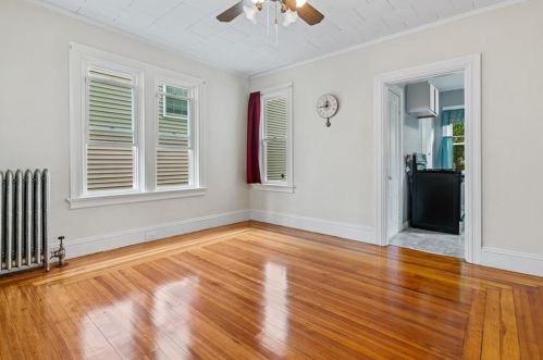 113 Oakland Ave, Providence RI 02908-3632 exterior