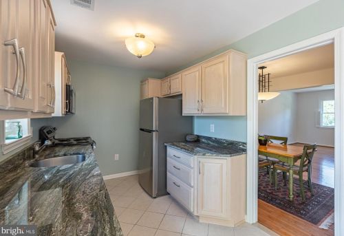 8 Chapman St, Alexandria VA 22301-2501 exterior