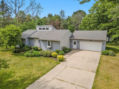 17699 Ruby Ln, Big Rapids, MI 49307-8900