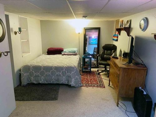 14 Aventine Ave, Providence RI 02904-1211 exterior