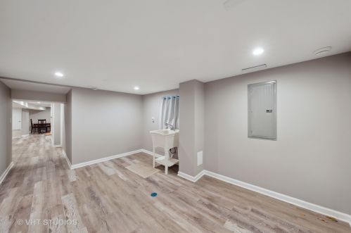 7251 Paxton Ave, Chicago IL  60649-2519 exterior