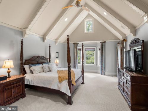 271 Blackburn Dr, Berwyn PA  19312-2801 exterior