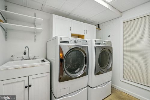 7433 Dunnington Pl, Alexandria VA  22315-5248 exterior