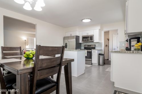 7325 Placita Antigua, Tucson AZ  85710-3706 exterior