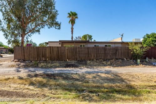 7227 Bellingham Dr, Tucson AZ  85730-3305 exterior