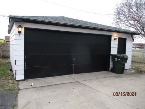 14745 Memorial Dr, Dolton IL 60419-2124 exterior