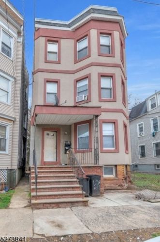 82 13th St, Newark, NJ 07107-1173