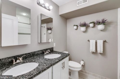 1710 Catharine St, Philadelphia PA 19143-2536 exterior