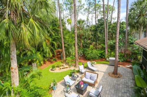 452 Corbel Dr, Naples, FL 34110-1169