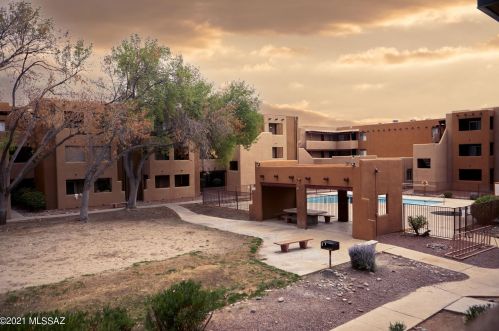 1810 Blacklidge Dr, Tucson AZ  85719-2772 exterior