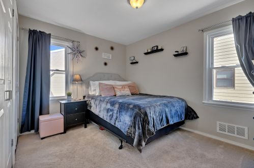 6252 Bennett Ave, Milwaukee WI  53219-4117 exterior