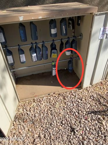 5450 Deer Valley Dr, Phoenix AZ  85054-8118 exterior