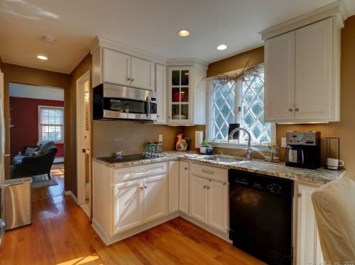 68 Boylston St, Meriden, CT 06450-4738