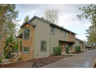 10048 25th Ave, Portland, OR 97219-6325