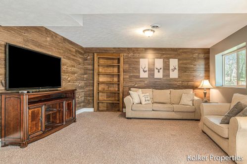 3470 Egner St, Cedar Springs MI 49319 exterior