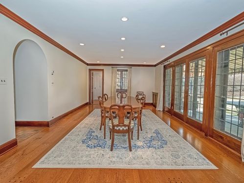 1100 Shady Ave, Pittsburgh PA  15232-2810 exterior