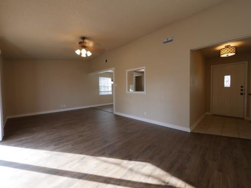 2702 Shawn Dr, Denison TX  75020-5622 exterior