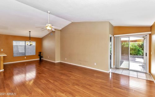 3028 Blackhawk Dr, Phoenix AZ  85050-4706 exterior