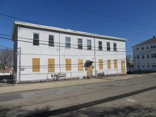 66 Terrace Ave, Providence, RI 02909-3852