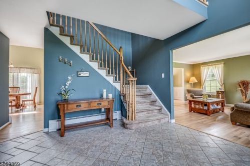 11 Saddle Ridge Rd, Sparta, NJ 07871-3224