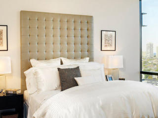 840 Blackhawk St, Chicago IL  60642-2592 exterior