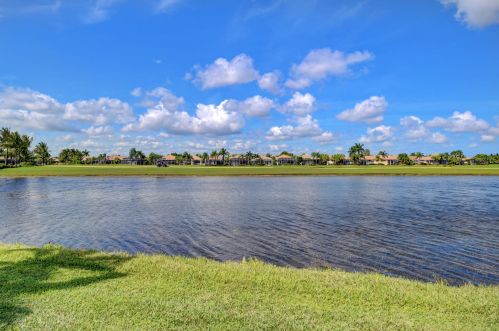 6947 Southport Dr, Boynton Beach FL 33472-6901 exterior