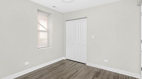 2253 Whipple St, Chicago IL 60655-2216 exterior