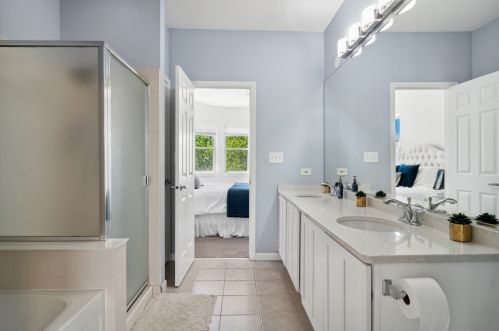 707 Blackhawk St, Chicago IL 60642-2510 exterior