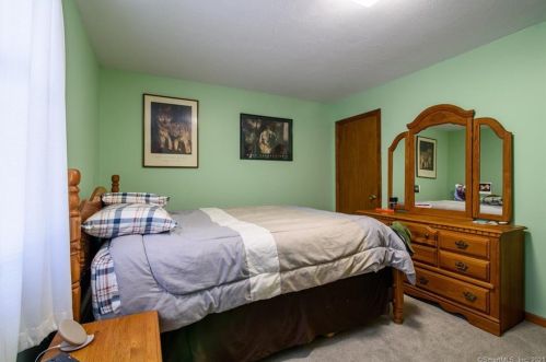 122 Pleasant Vw Dr, Killingly CT 06241-1214 exterior