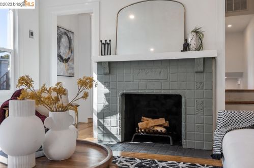 1307 Haskell St, Berkeley CA 94702-2415 exterior