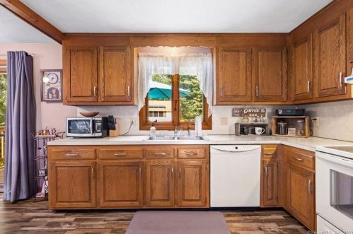 9 Dogwood Ln, Ellington CT exterior