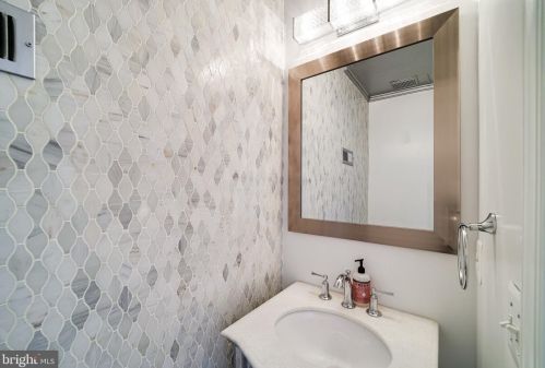 5172 Ballycastle Cir, Alexandria VA exterior