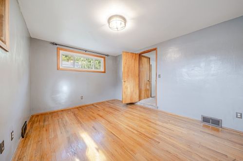 213 Dorothy Dr, Pittsburgh PA 15235-1829 exterior