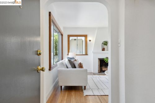 1318 Stannage, Berkeley CA 94706-1640 exterior