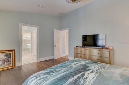 2819 Safe Hbr Dr, Tampa FL 33618-4538 exterior